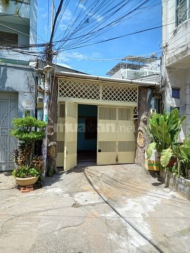 Phòng như nhà nhỏ trong nhà vườn