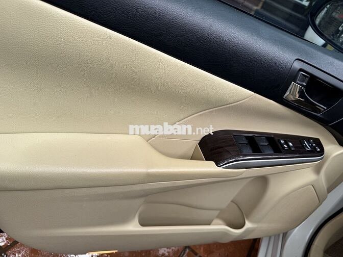 Toyota Camry 2.0E 2018 80000 km Trắng