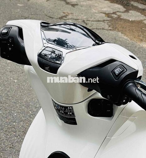 Honda SH 150i 2022 mau Trắng xe zin 9 chủ ký