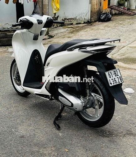 Honda SH 150i 2022 mau Trắng xe zin 9 chủ ký