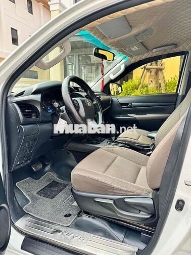 Toyota Hi Lux 2.4 E 2017 Tự động Trắng 70.000km