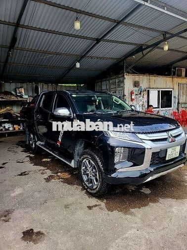 Mitsubishi Triton 4x2 AT Mivec 2020 Đen 8 vạn