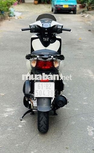 Honda SH 125i nhập ý 2011 Trắng đen spoty
