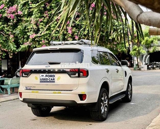 Ford Everest Titanium 2024 Trắng 15.900km