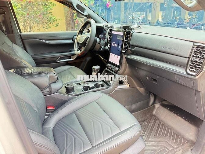 Ford Everest Titanium 2024 Trắng 15.900km