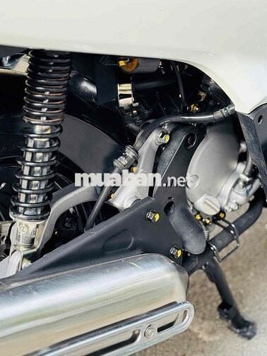 Honda SH 125i nhập ý 2011 Trắng đen spoty
