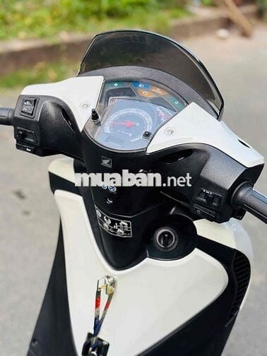 Honda SH 125i nhập ý 2011 Trắng đen spoty