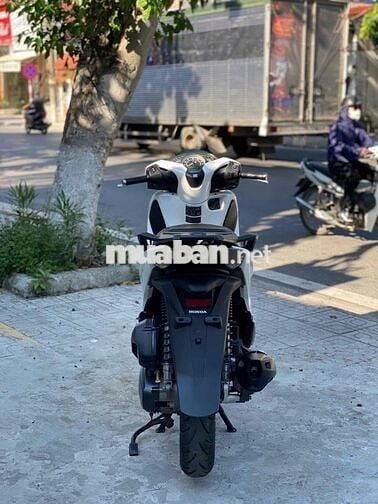 Honda SH Trắng