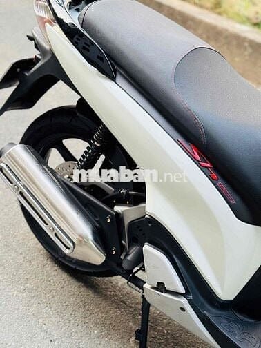 Honda SH 125i nhập ý 2011 Trắng đen spoty