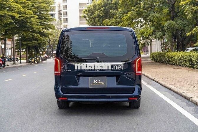 Mercedes V250 Luxury 2021 Xanh cavansite siêu đẹp