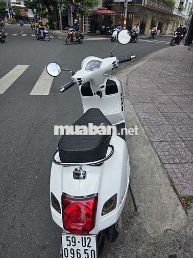 Vespa GTS 125 iGet 124cc Trắng mẫu mới Giá RẺ