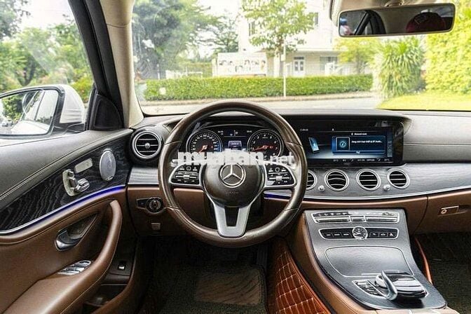 Mercedes E250 facelift 2018 Trắng/ nt nâu giá tốt