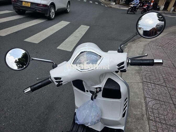 Vespa GTS 125 iGet 124cc Trắng mẫu mới Giá RẺ