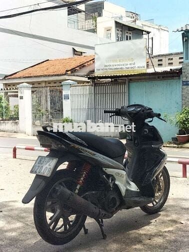 Suzuki Hayate Đen trắng