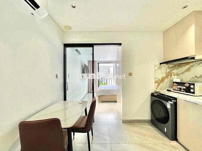 Cho thuê căn hộ 1PN ban công full nội thất ngay Vạn Hạnh Mall Quận 10