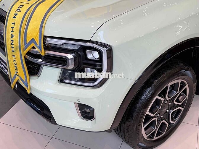 Ford Everest PLA 2022 Trắng 7 chỗ