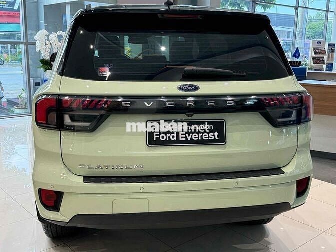 Ford Everest PLA 2022 Trắng 7 chỗ