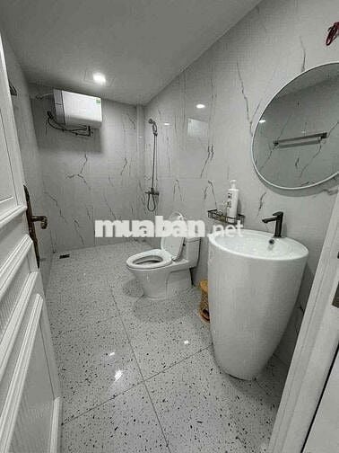 Toà Nhà Cạnh Trung Tâm Hành Chính Dĩ An 4 tầng sân Thương,có thang may
