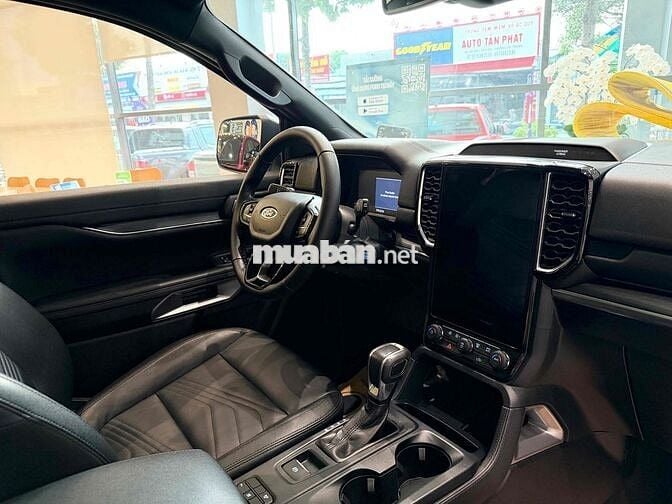 Ford Everest PLA 2022 Trắng 7 chỗ
