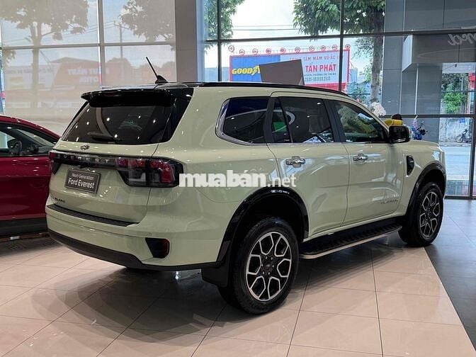 Ford Everest PLA 2022 Trắng 7 chỗ