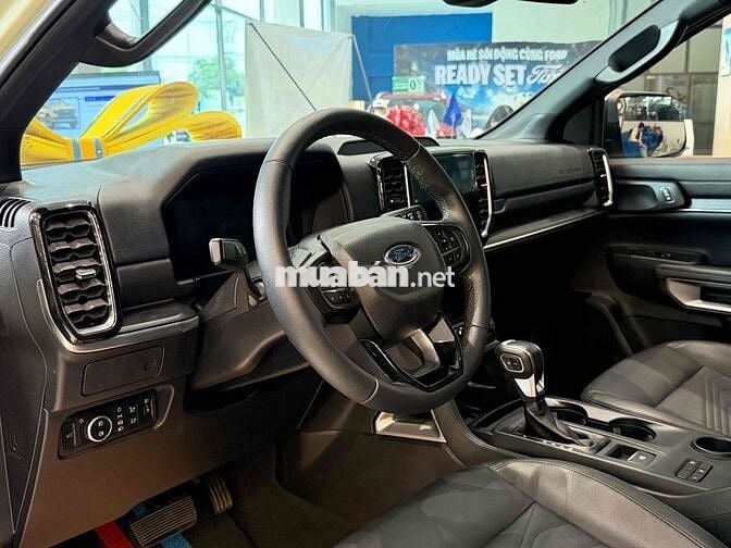Ford Everest PLA 2022 Trắng 7 chỗ