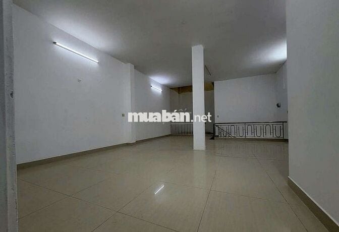 Mặt tiền Nguyễn Sơn | Ngang 7m, DT 7x17m, Trệt lầu sàn trống, 35 triệu