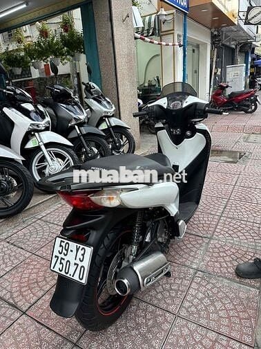 SH 150i 2010 Form Ý Trắng Đen BSTP Chính Chủ