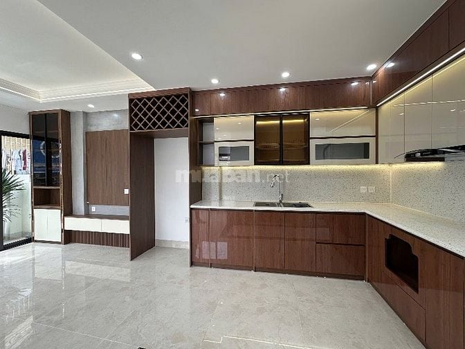 {CHÍNH CHỦ}-ĐỐNG ĐA, NHÀ ĐẸP-THANG MÁY-NGÕ THÔNG-KINH DOANH-Ở LUÔN