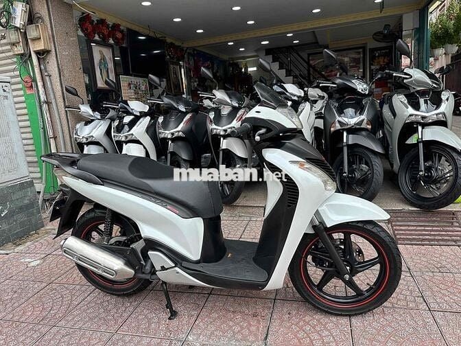 SH 150i 2010 Form Ý Trắng Đen BSTP Chính Chủ