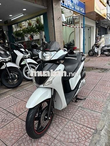SH 150i 2010 Form Ý Trắng Đen BSTP Chính Chủ