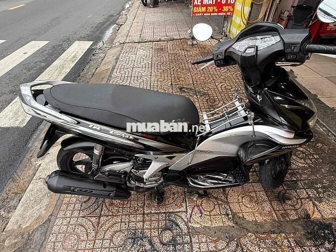 Honda Air Blade 2011 Đen bạc Fi phung xăng điện
