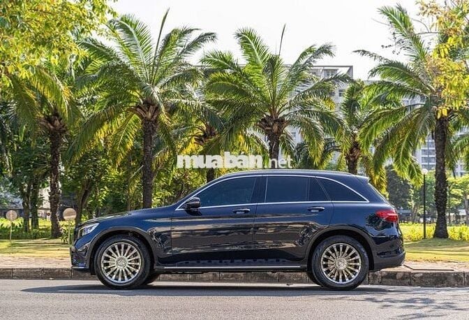 Mercedes GLC300 AMG 2017 Xanh Cavansite