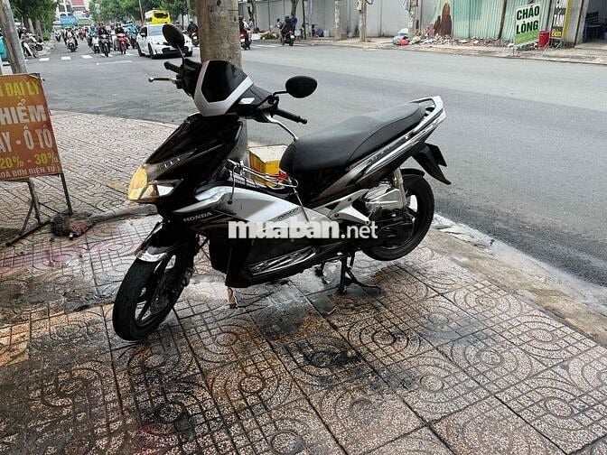 Honda Air Blade 2011 Đen bạc Fi phung xăng điện