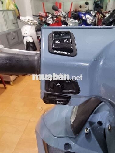 Xe máy điện Kymco Candy 2.0 Xám