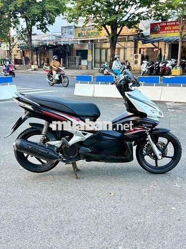 Honda Air Blade Tự động Đen Trắng Đỏ