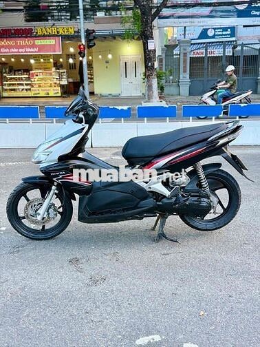 Honda Air Blade Tự động Đen Trắng Đỏ