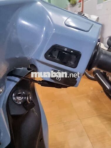 Xe máy điện Kymco Candy 2.0 Xám