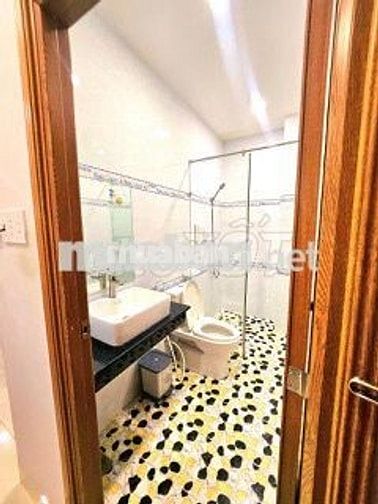 Cần sang lại 2 căn hộ dịch vụ (gồm 12 phòng)