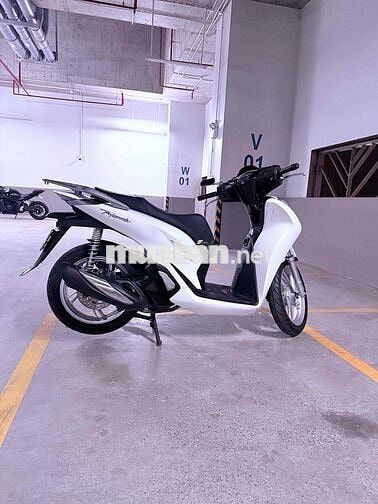 Chính chủ Honda SH 160i 2024 Trắng Panda 13k km