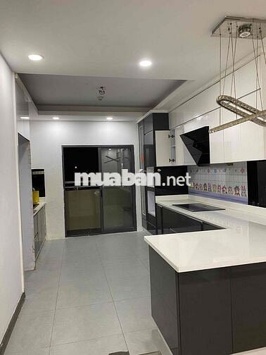P 5tr giảm còn 4tr5 full nt, kế bên PMH, Cresent Mall, cầu Phú Mỹ