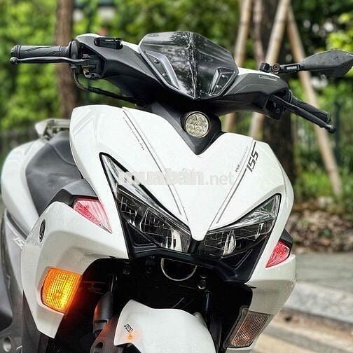 Xe Máy Mạnh Tường - NVX 155 ABS hồ sơ cầm tay
