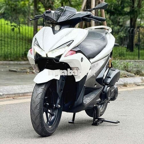 Xe Máy Mạnh Tường - NVX 155 ABS hồ sơ cầm tay