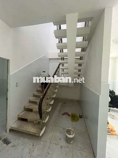Cần cho thuê nhà  mặt tiền đường NVQ .DT 5 x 30 .1 trệt 1Lầu  giá 30 ỷ