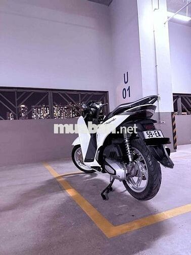 Chính chủ Honda SH 160i 2024 Trắng Panda 13k km