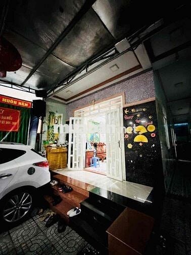 CHO THUÊ MB (2gian nhà) dtsd gần 600m2 - trung tâm P.Trảng Dài- giá:65