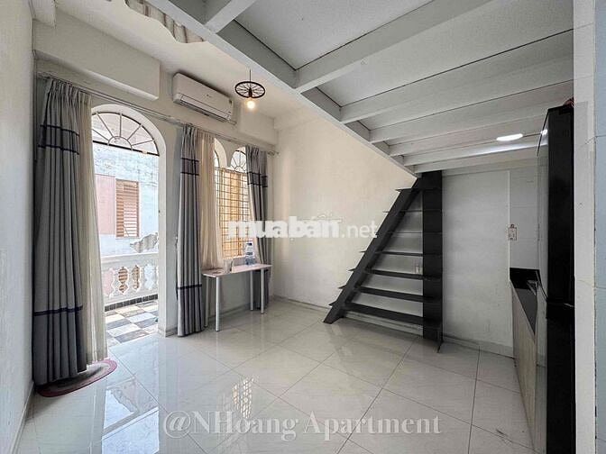 Cho Thuê Phòng Gác Balcon Cửa Sổ 25m2 Full NT 3ng3xe Ngay ĐBP Q3