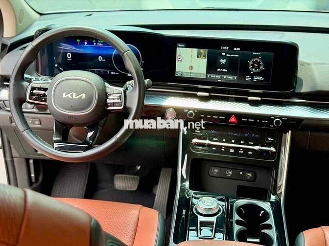 Kia Carnival Premium 2.2D 2023 Trắng Tự động