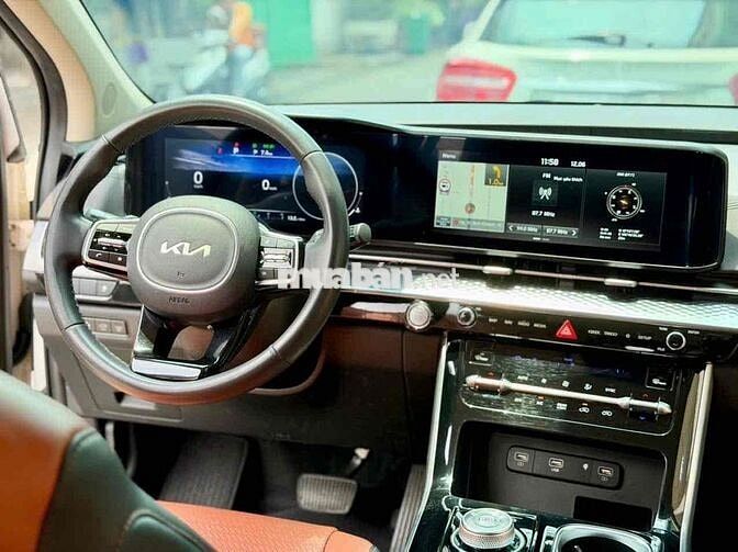 Kia Carnival Premium 2.2D 2023 Trắng Tự động