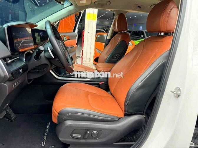 Kia Carnival Premium 2.2D 2023 Trắng Tự động