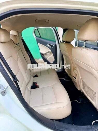 Mercedes-Benz GLA200 2016 Trắng Tự động 7 cấp